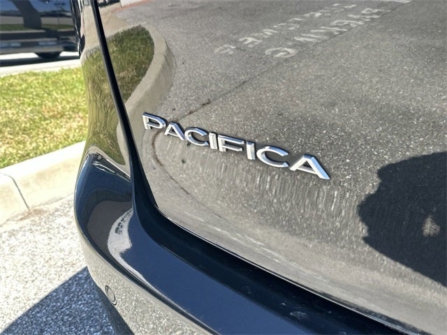 2017 Chrysler Pacifica Hybrid Platinum
